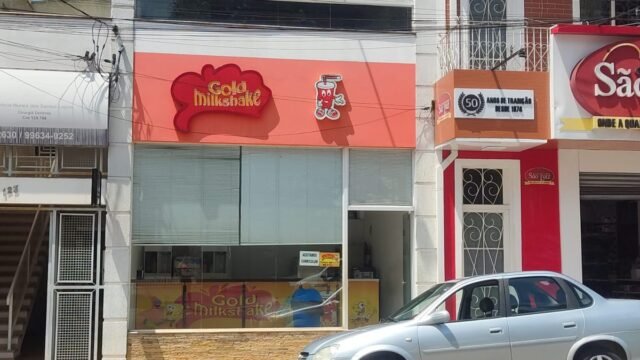 Fachada da Gold Milk Shake na Rua Elias Válio, Centro de Pilar do Sul
